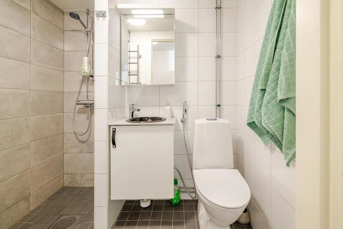 In Helsinki And Super Easy To Airport And City Center And A Private Free Parking Apartment