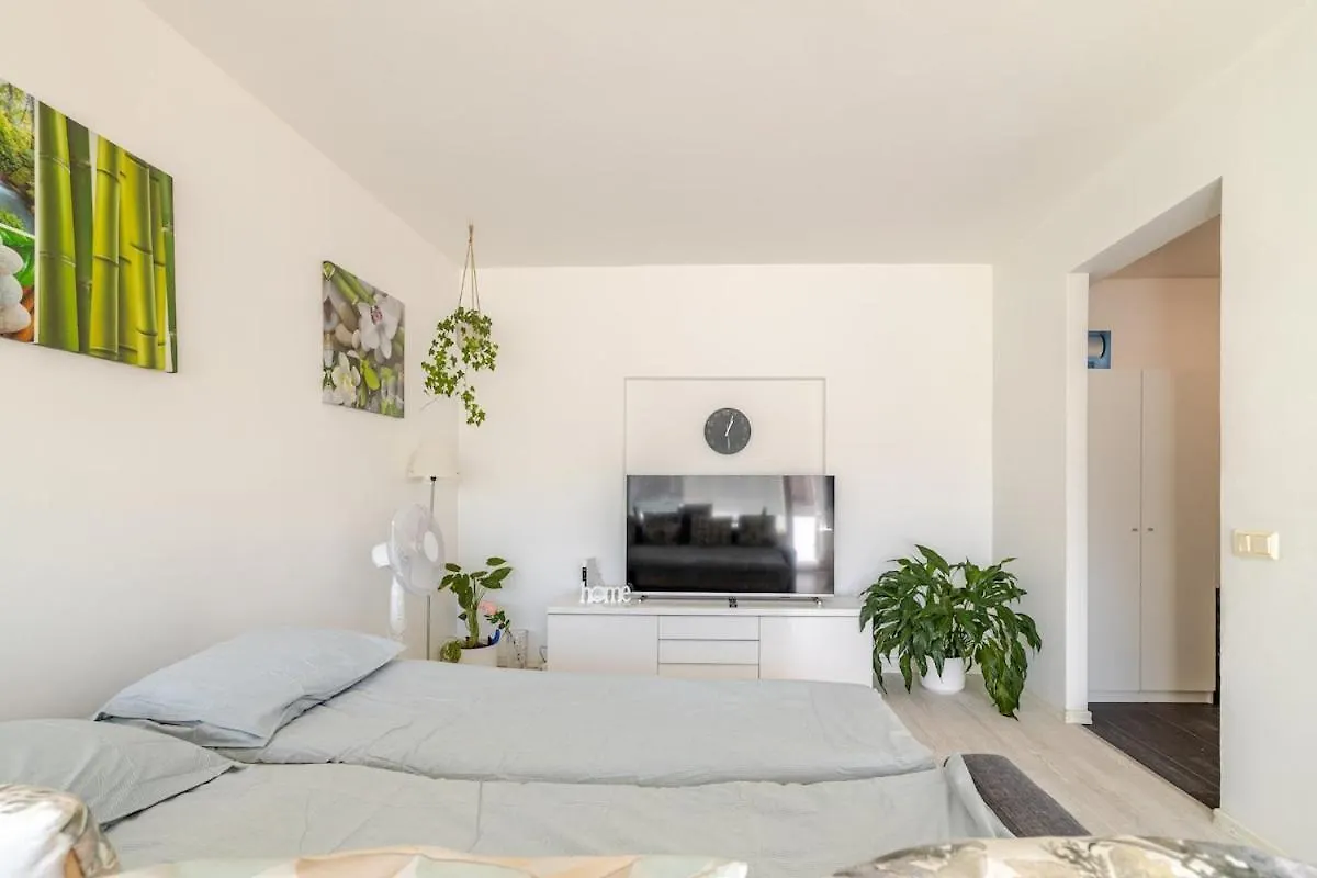 In Helsinki And Super Easy To Airport And City Center And A Private Free Parking 0*,  Finnland