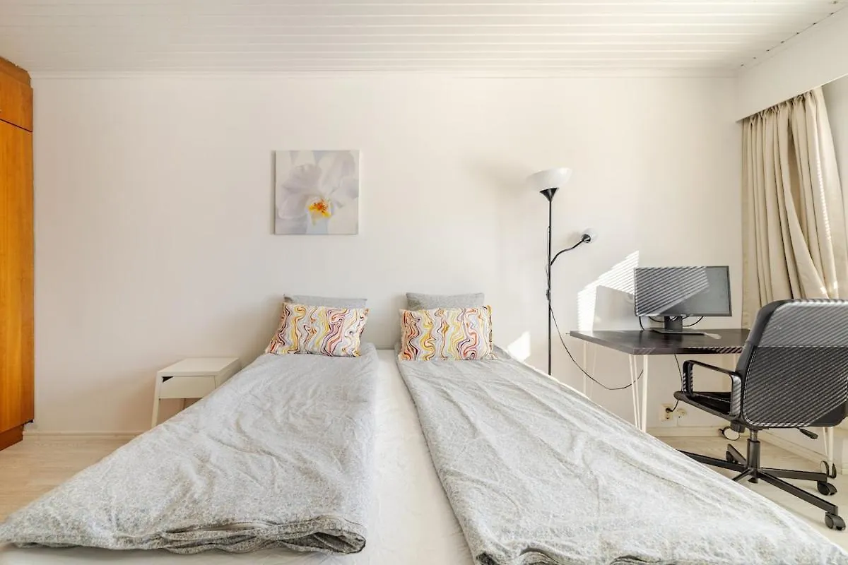 In Helsinki And Super Easy To Airport And City Center And A Private Free Parking 0*,